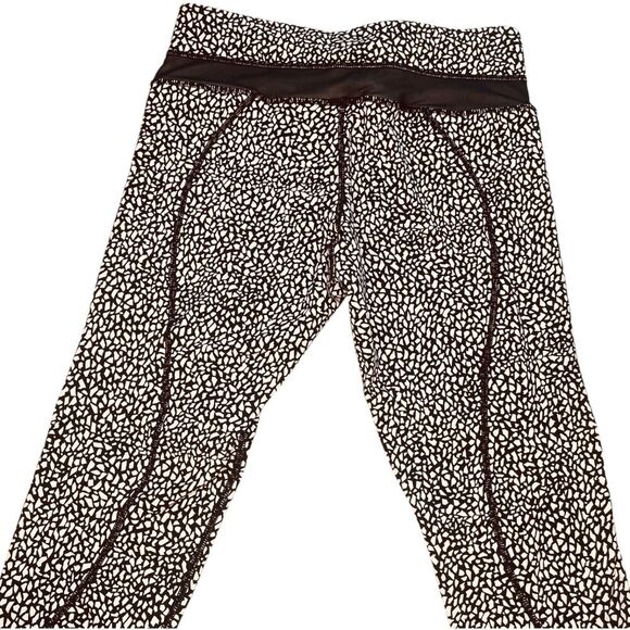 Lululemon Run Inspire Tight II Mesh Black and White Leggings - Picture 8 of 9